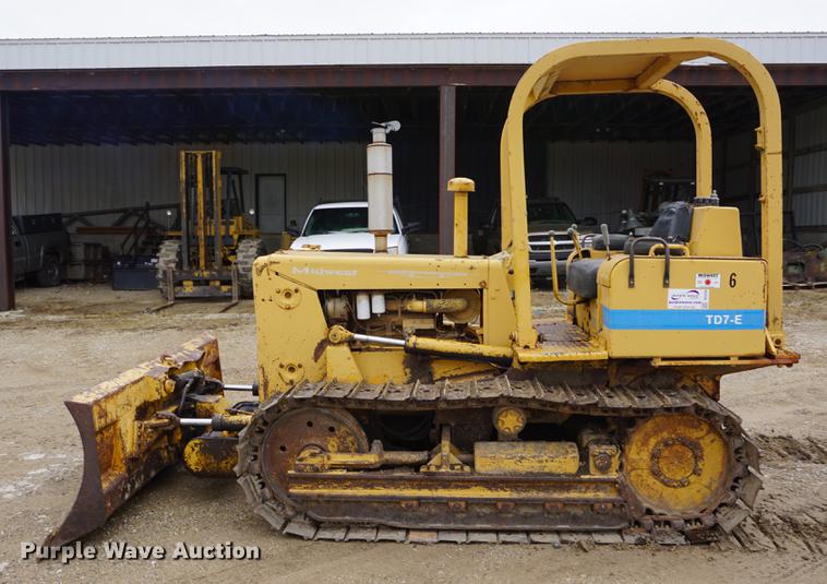 image for item DE3230 1976 International TD7E dozer