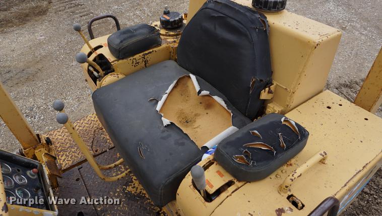 image for item DE3230 1976 International TD7E dozer