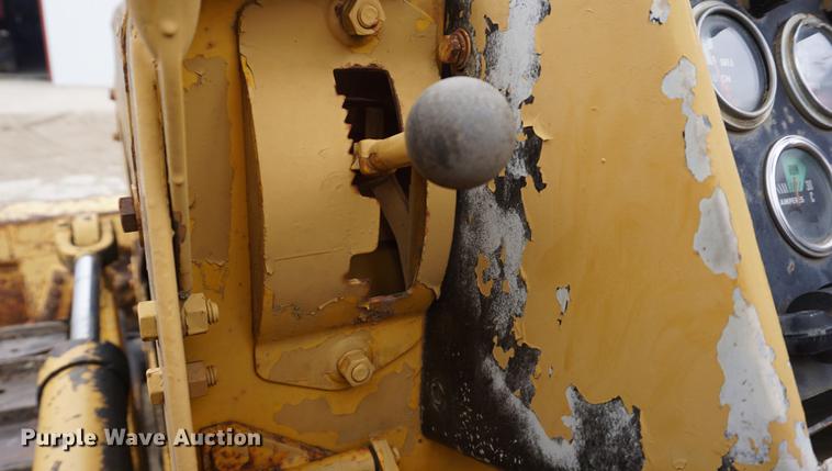 image for item DE3230 1976 International TD7E dozer