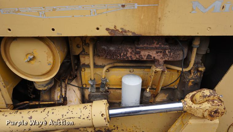 image for item DE3230 1976 International TD7E dozer