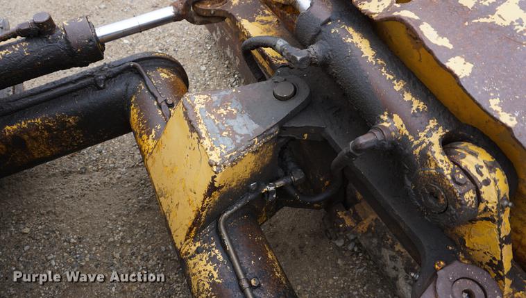 image for item DE3230 1976 International TD7E dozer