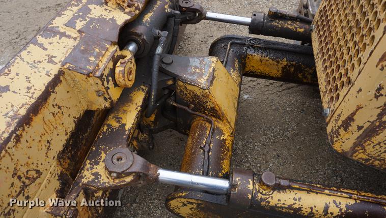 image for item DE3230 1976 International TD7E dozer