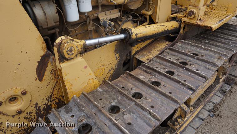 image for item DE3230 1976 International TD7E dozer