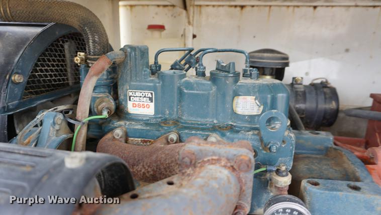 image for item DE3232 1993 Coleman Engineering MH4000RDKH light plant