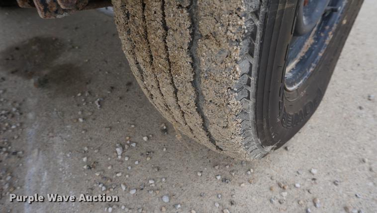 image for item DE3232 1993 Coleman Engineering MH4000RDKH light plant