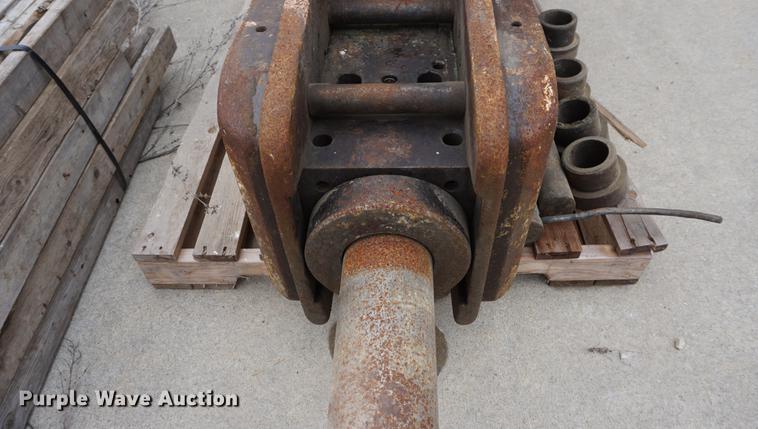 image for item DE3233 Kent hydraulic breaker