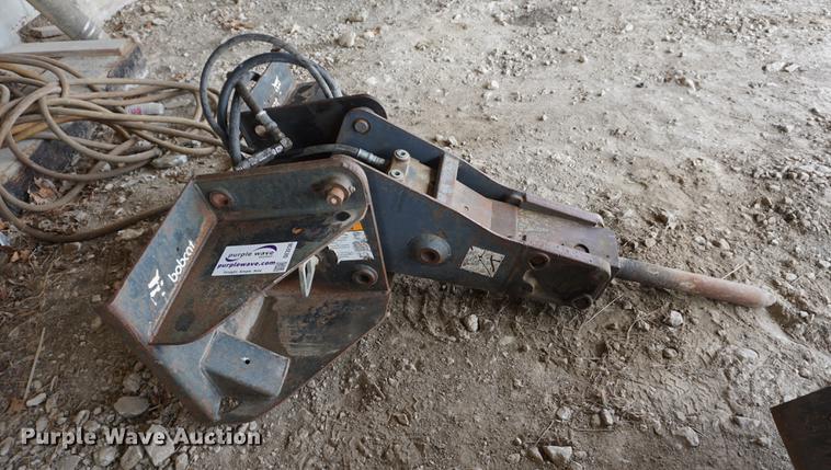 image for item DE3236 Bobcat hydraulic breaker