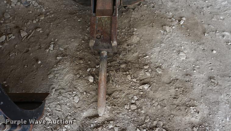 image for item DE3236 Bobcat hydraulic breaker