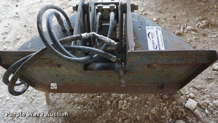 image for item DE3236 Bobcat hydraulic breaker