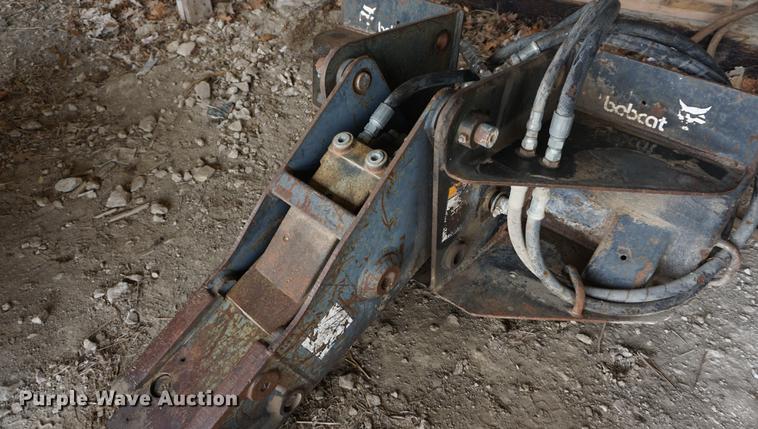 image for item DE3236 Bobcat hydraulic breaker