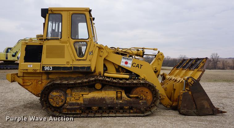 image for item DE3243 1988 Caterpillar 963 track loader