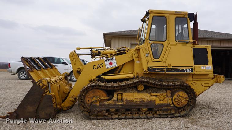 image for item DE3243 1988 Caterpillar 963 track loader