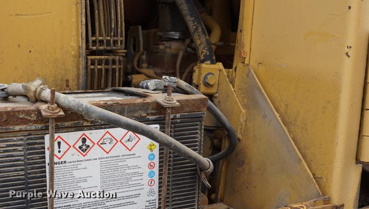 image for item DE3243 1988 Caterpillar 963 track loader