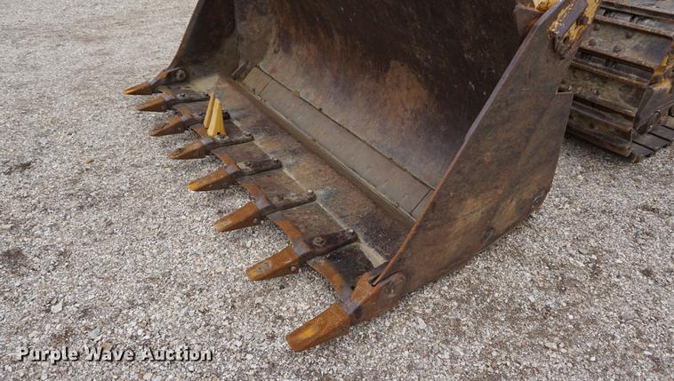 image for item DE3243 1988 Caterpillar 963 track loader