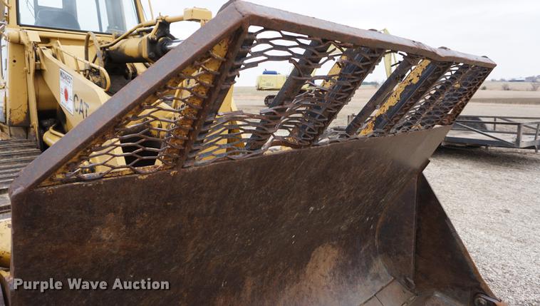 image for item DE3243 1988 Caterpillar 963 track loader