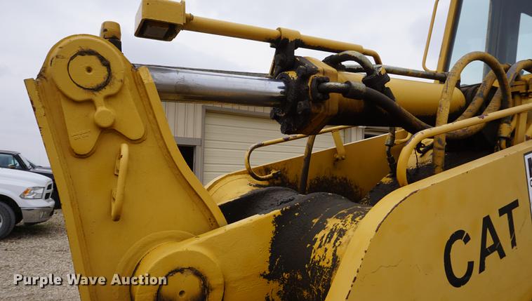 image for item DE3243 1988 Caterpillar 963 track loader