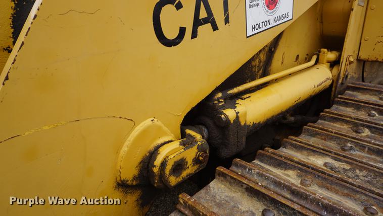 image for item DE3243 1988 Caterpillar 963 track loader
