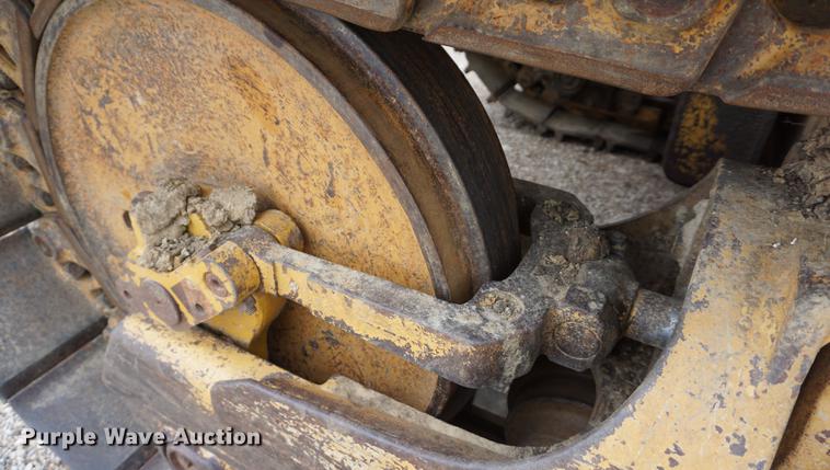 image for item DE3243 1988 Caterpillar 963 track loader