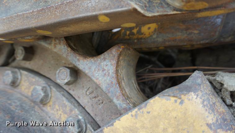image for item DE3243 1988 Caterpillar 963 track loader