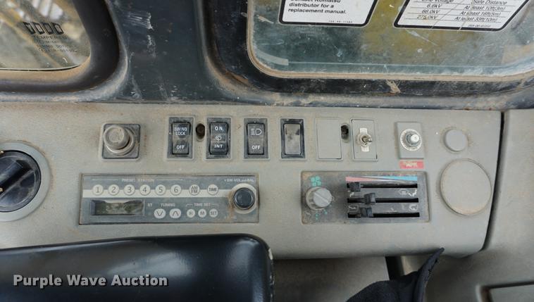 image for item DE3244 1997 Komatsu PC200LC-6LE excavator