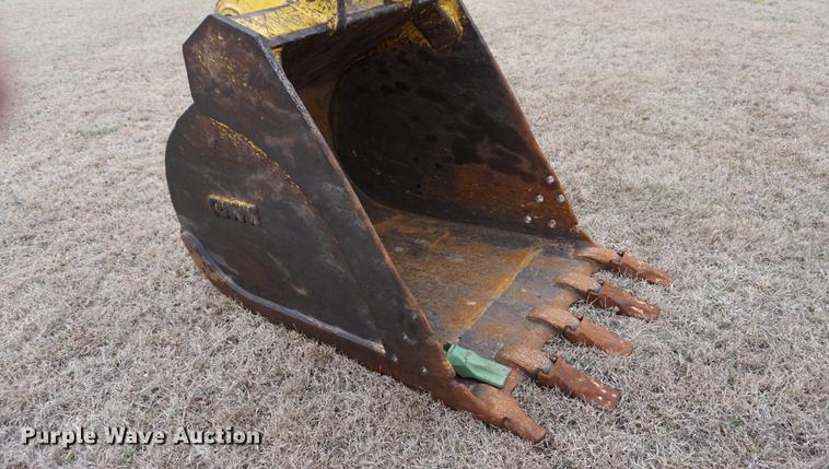 image for item DE3245 2001 Komatsu PC200PU-6LE excavator