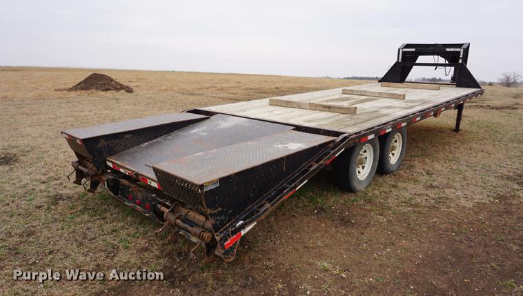 image for item DE3247 2006 Load Max gooseneck trailer