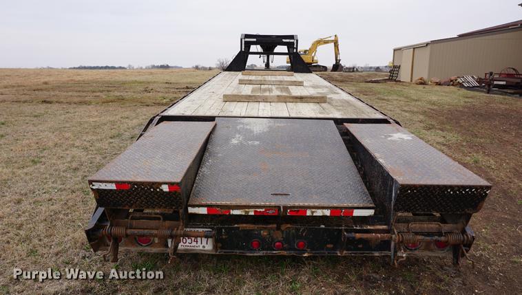 image for item DE3247 2006 Load Max gooseneck trailer