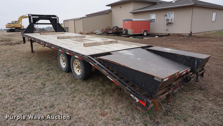 image for item DE3247 2006 Load Max gooseneck trailer