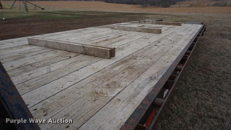 image for item DE3247 2006 Load Max gooseneck trailer