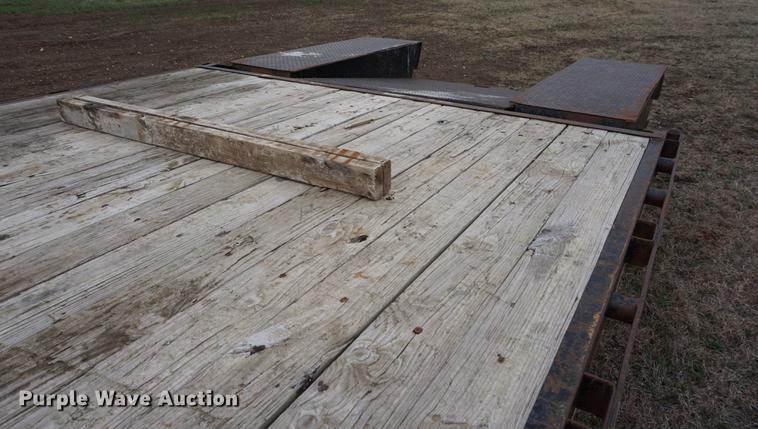 image for item DE3247 2006 Load Max gooseneck trailer