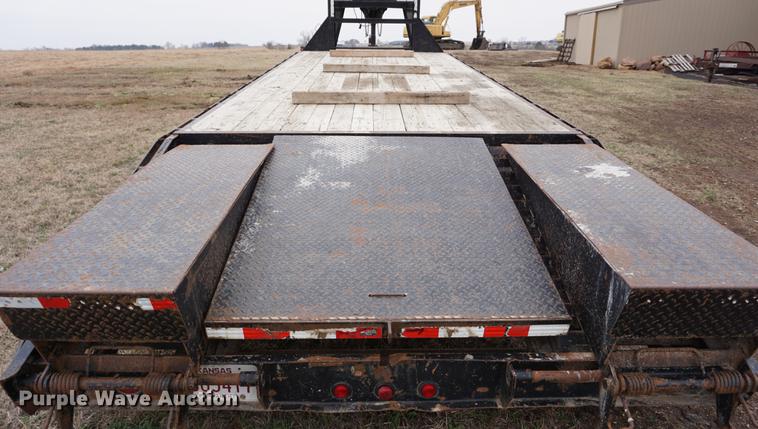 image for item DE3247 2006 Load Max gooseneck trailer