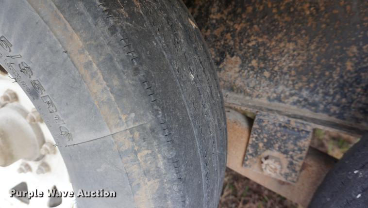 image for item DE3247 2006 Load Max gooseneck trailer