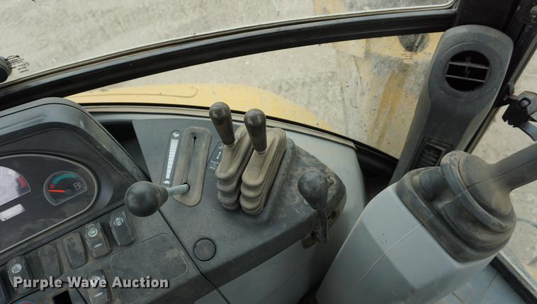 image for item DE3252 2011 Caterpillar 420E backhoe