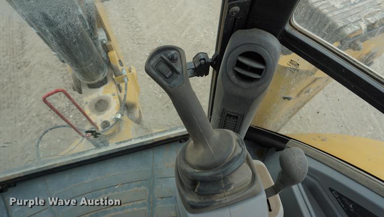 image for item DE3252 2011 Caterpillar 420E backhoe
