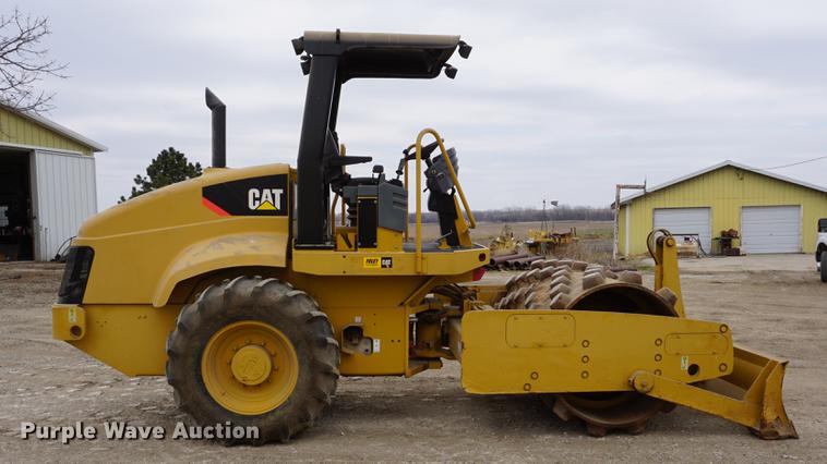 image for item DE3254 2008 Caterpillar CP-433E single drum vibratory roller