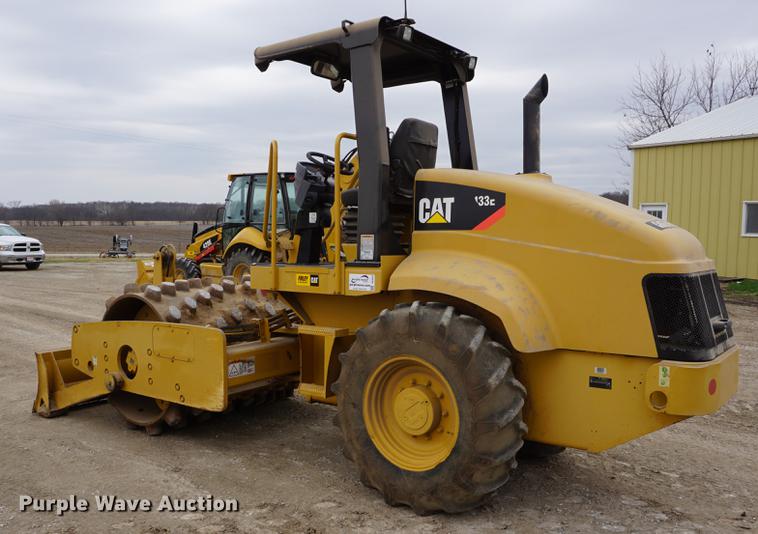 image for item DE3254 2008 Caterpillar CP-433E single drum vibratory roller