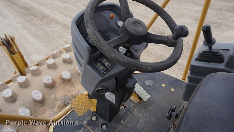 image for item DE3254 2008 Caterpillar CP-433E single drum vibratory roller