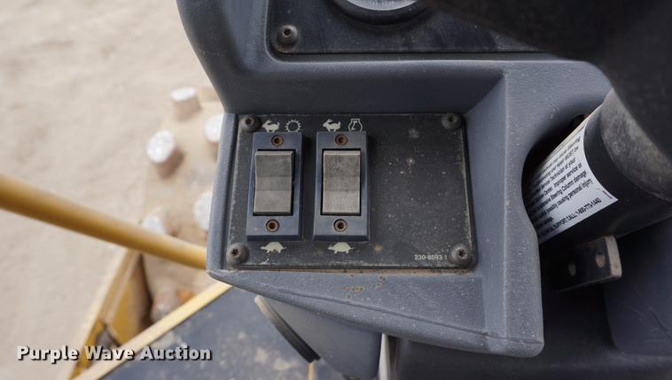 image for item DE3254 2008 Caterpillar CP-433E single drum vibratory roller