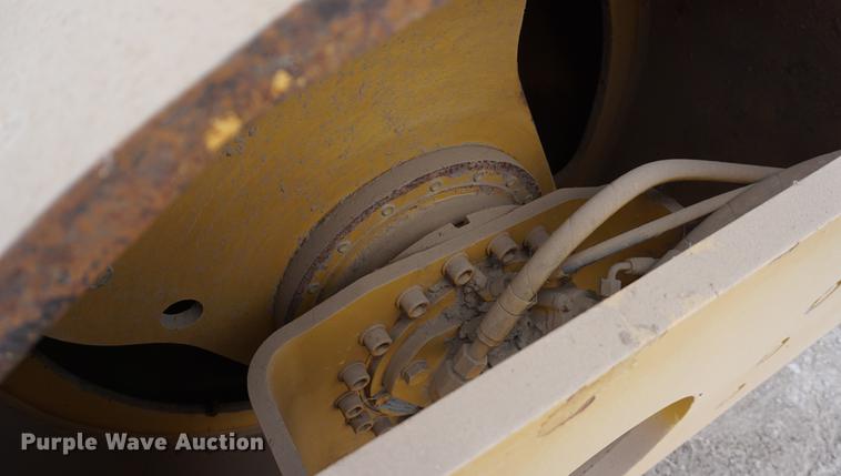 image for item DE3254 2008 Caterpillar CP-433E single drum vibratory roller