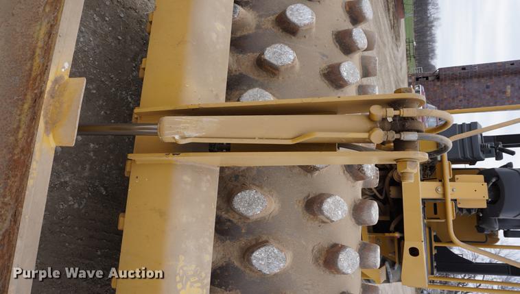 image for item DE3254 2008 Caterpillar CP-433E single drum vibratory roller