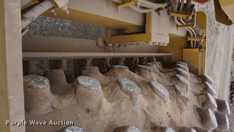 image for item DE3254 2008 Caterpillar CP-433E single drum vibratory roller