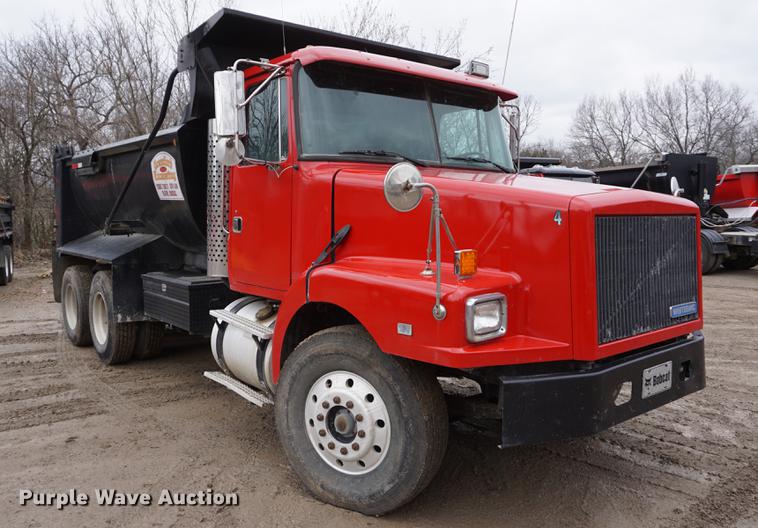 image for item DE3266 1994 Volvo WG dump truck