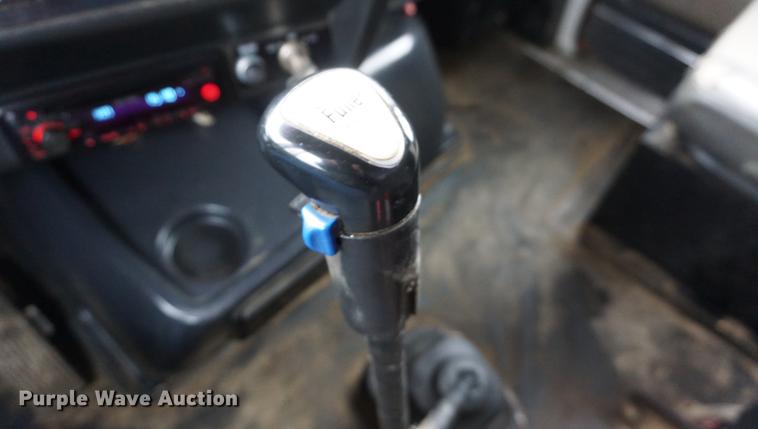 image for item DE3266 1994 Volvo WG dump truck