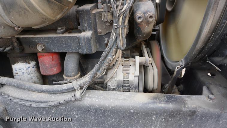 image for item DE3266 1994 Volvo WG dump truck