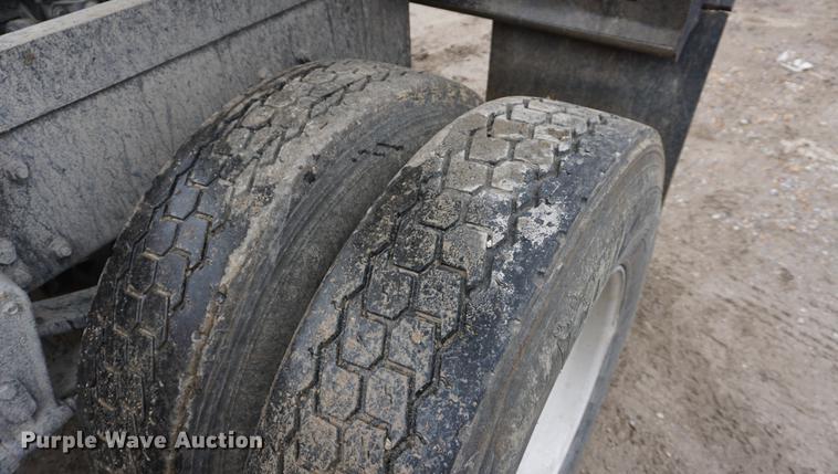 image for item DE3266 1994 Volvo WG dump truck