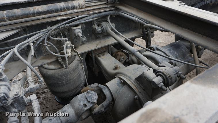 image for item DE3266 1994 Volvo WG dump truck