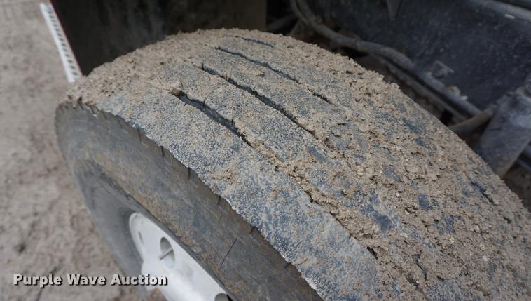 image for item DE3266 1994 Volvo WG dump truck