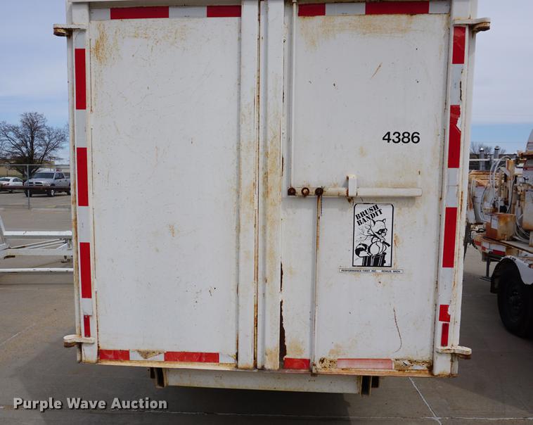 image for item DE3271 2000 Brush Bandit CB90 wood chipper