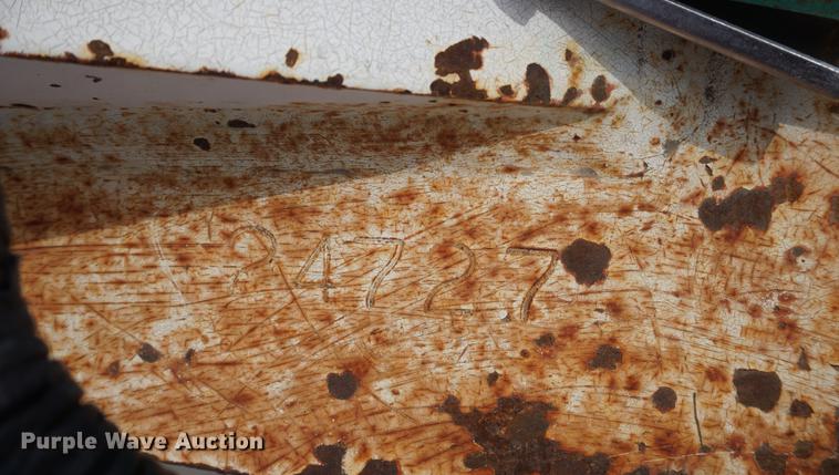 image for item DE3271 2000 Brush Bandit CB90 wood chipper