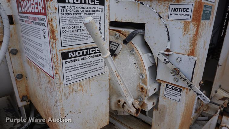 image for item DE3271 2000 Brush Bandit CB90 wood chipper